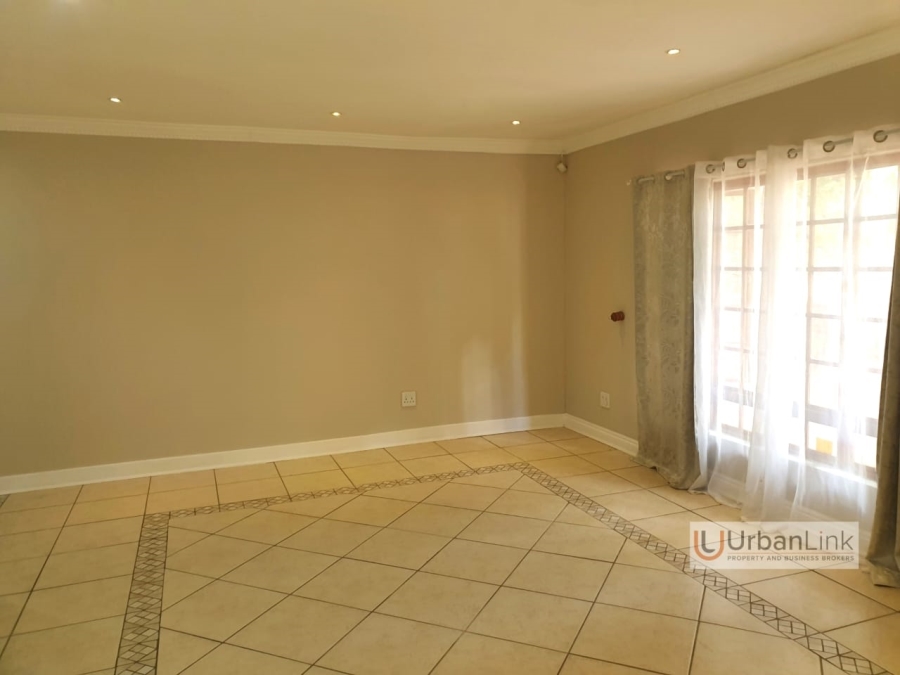 4 Bedroom Property for Sale in Safari Gardens North West